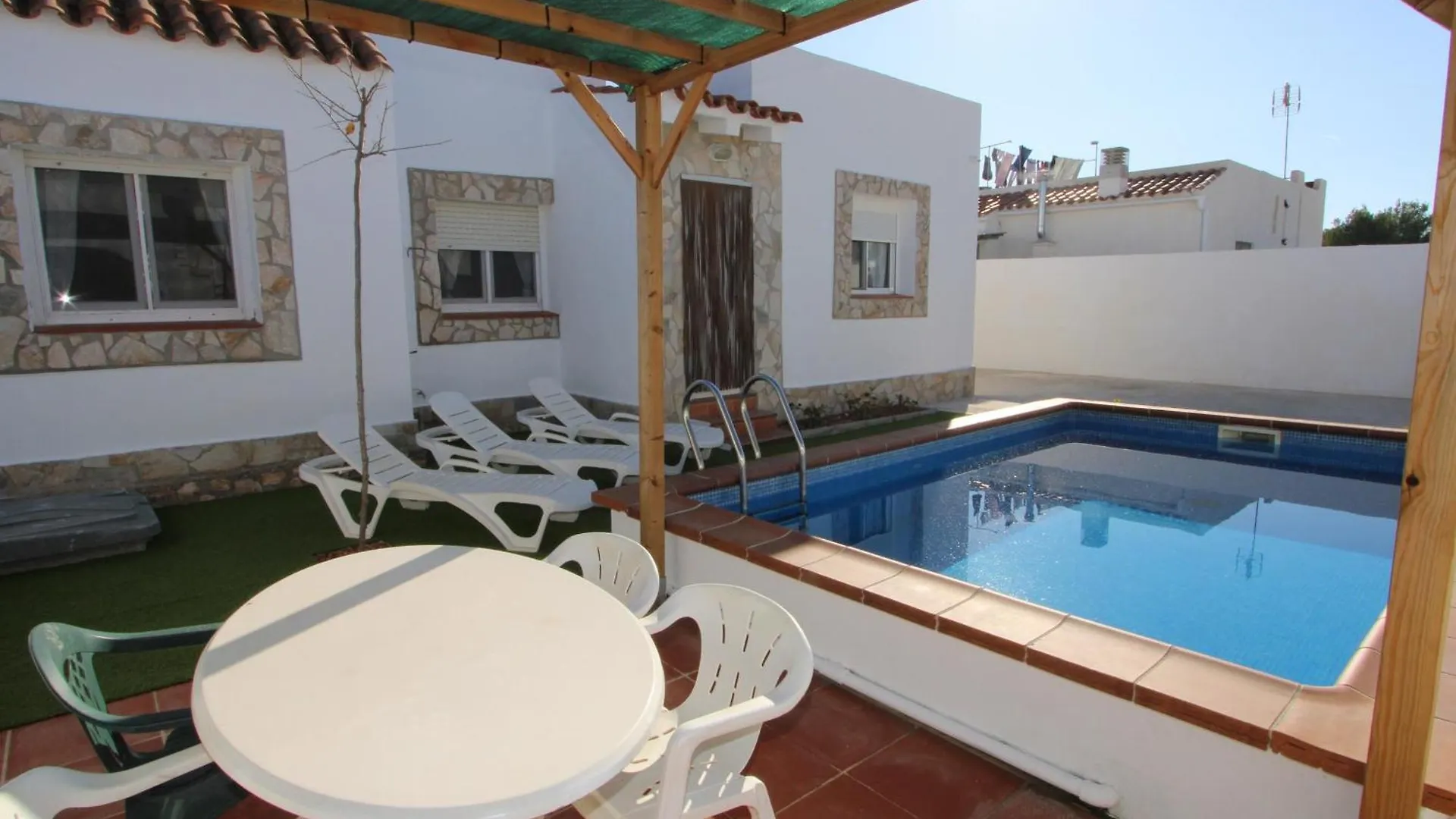 Holiday home Casa Familiar Cerca Del Mar Con Piscina Privada, Wifi, Aire Acondicionado, Admiten Mascotas - Es-184-47 Riumar Spain